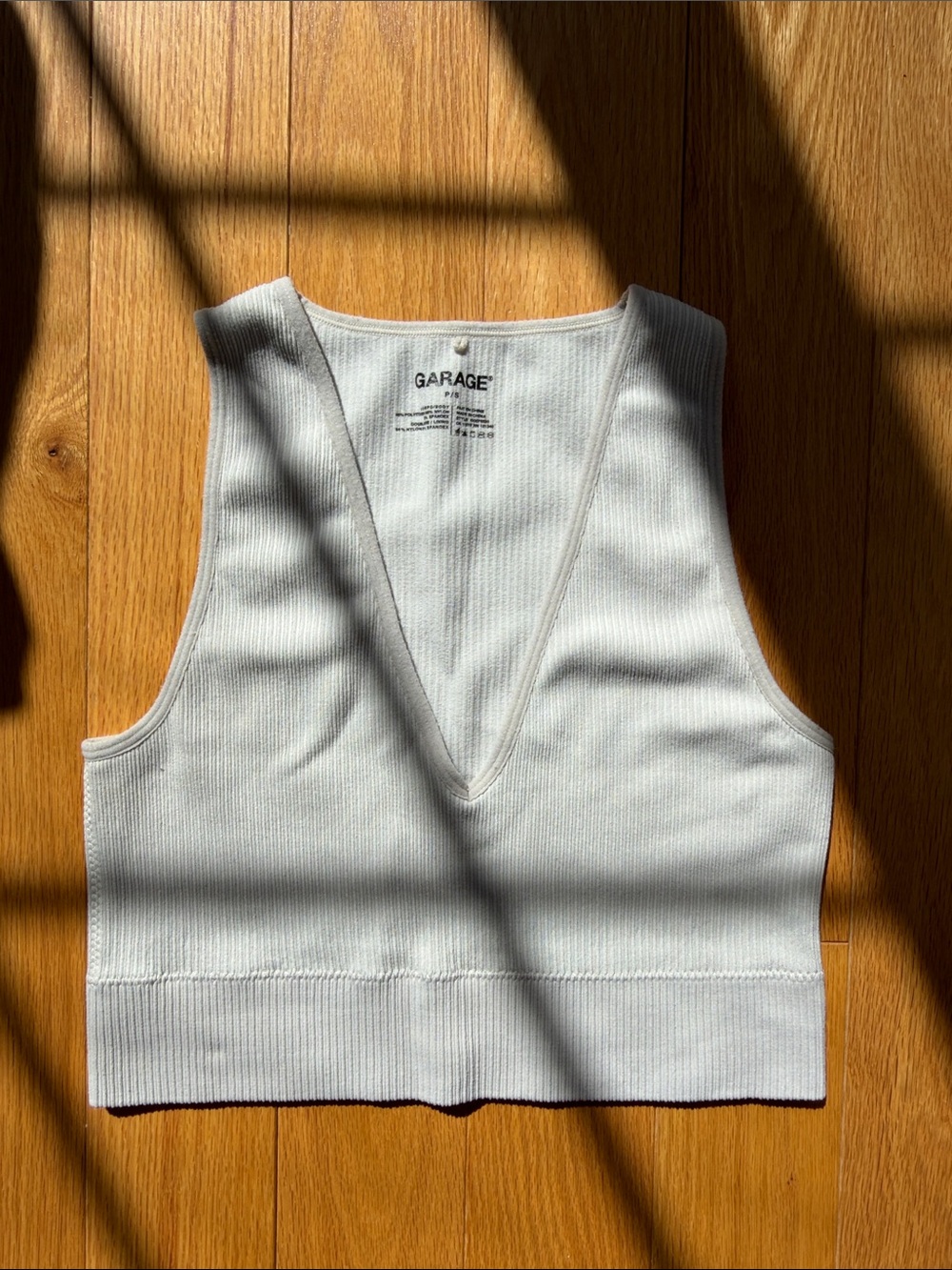 Garage Ribbed V-Neck Cropped Tank Top Cream Size Small